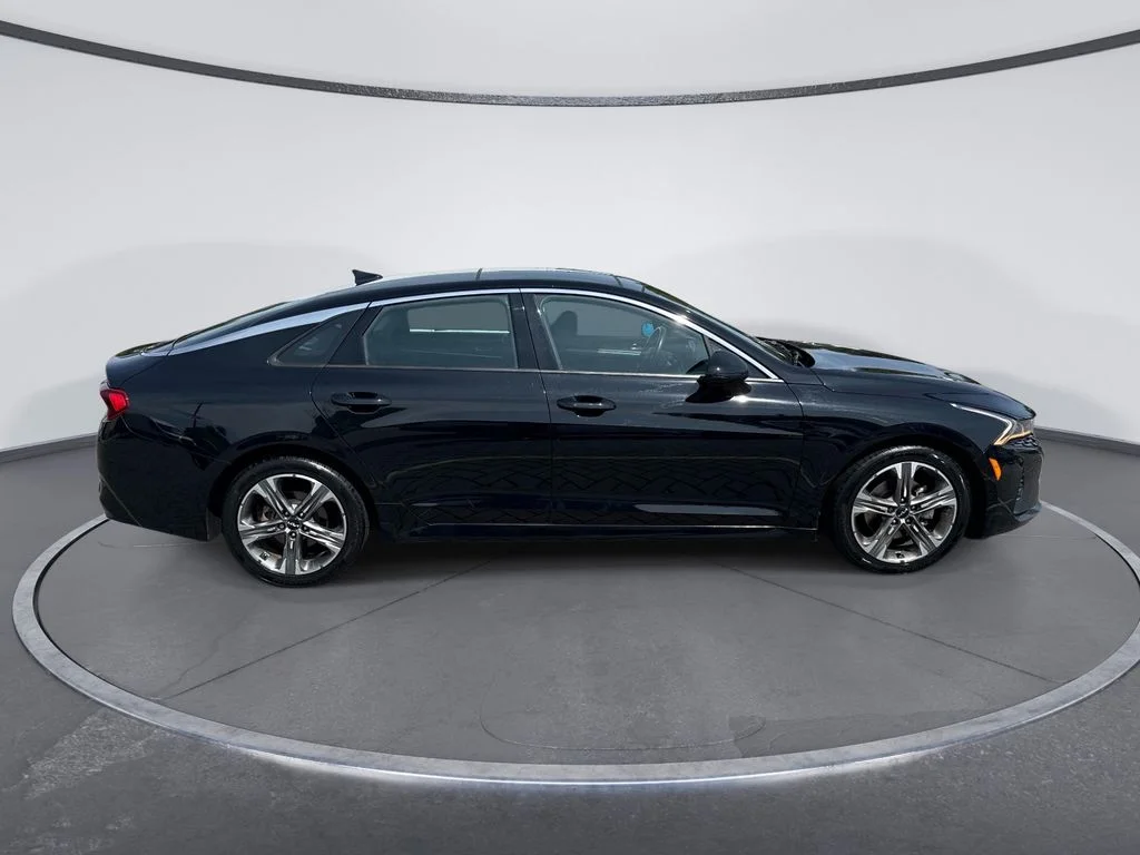 Used 2023 Black Kia EX image 8