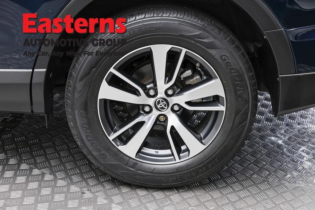 Used 2017 Blue Toyota XLE image 8