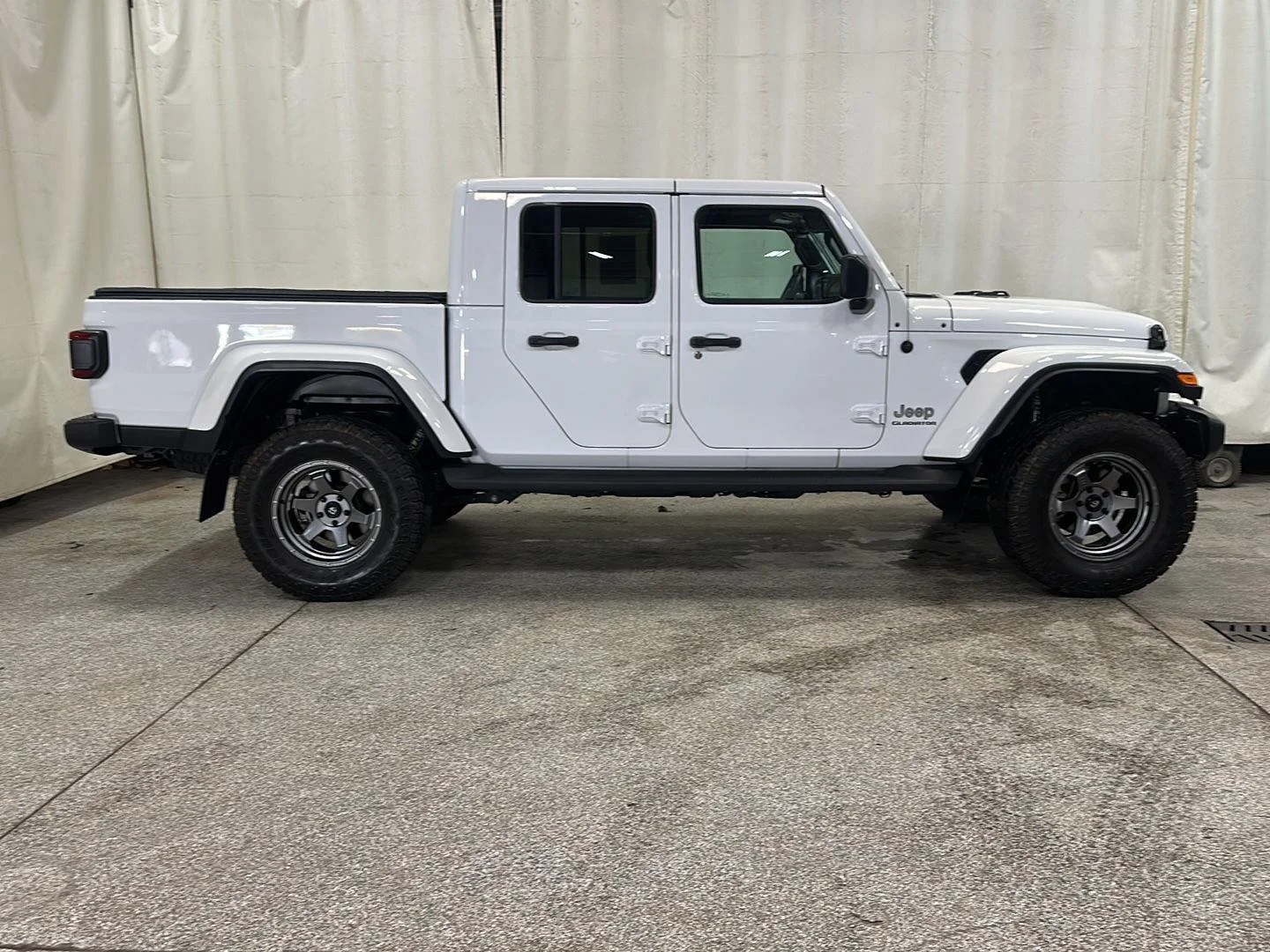 Used 2021 Bright White Clearcoat Jeep Overland image 6