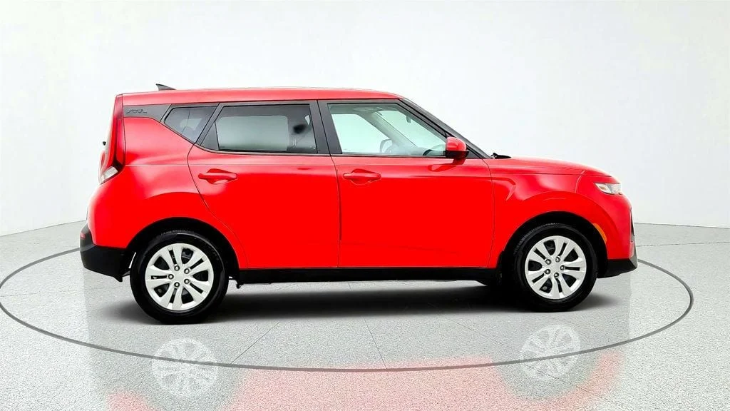 Used 2020 Inferno Red Kia LX IVT image 4