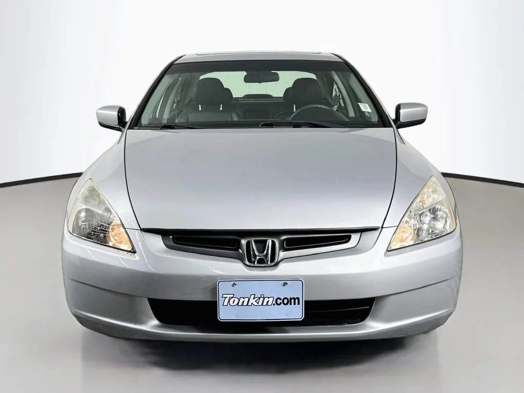 Used 2005 Silver Frost Metallic Honda EX-L image 3