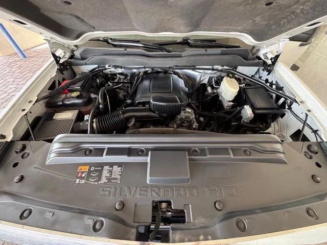 Used 2015 White Chevrolet Work Truck image 18