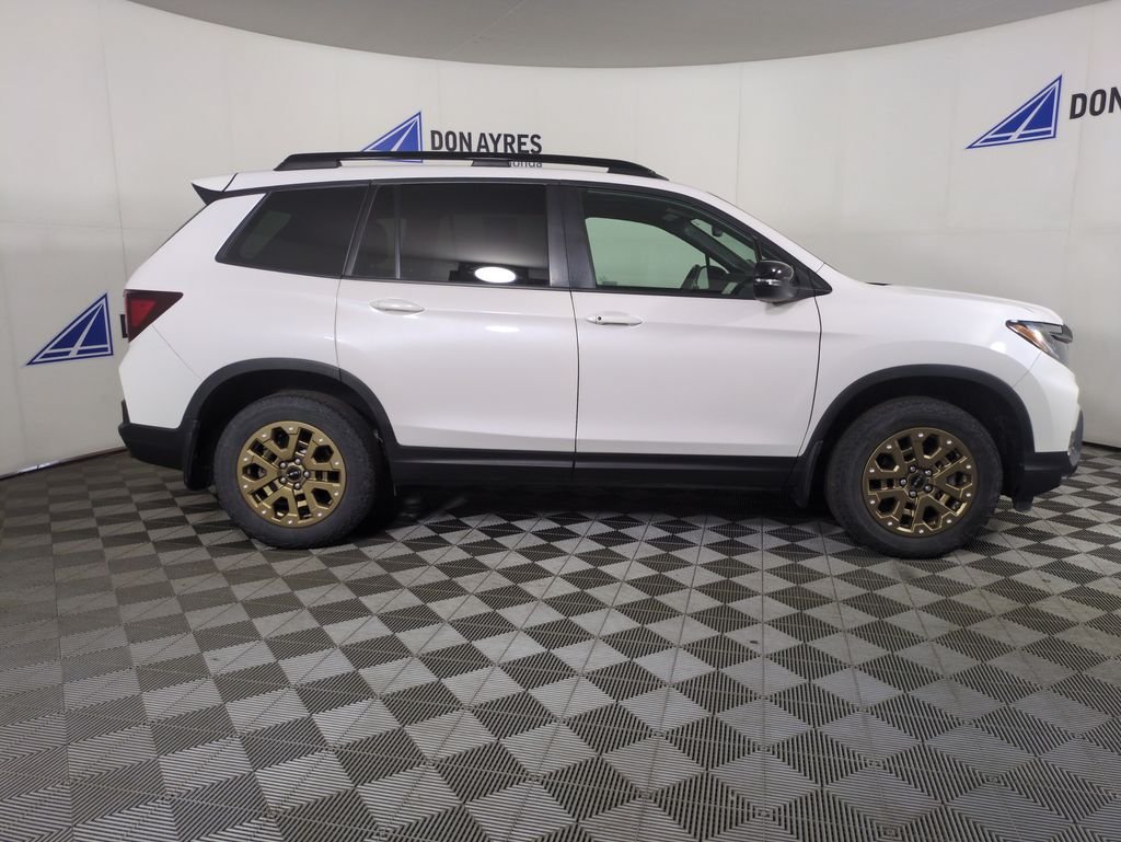 Certified Used 2023 Platinum White Pearl Honda TrailSport image 10