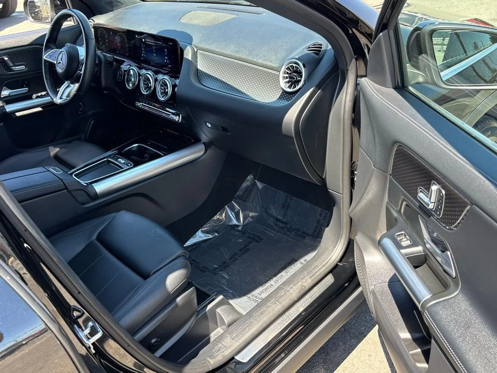 Used 2025 Black Mercedes-Benz GLA 250 image 25