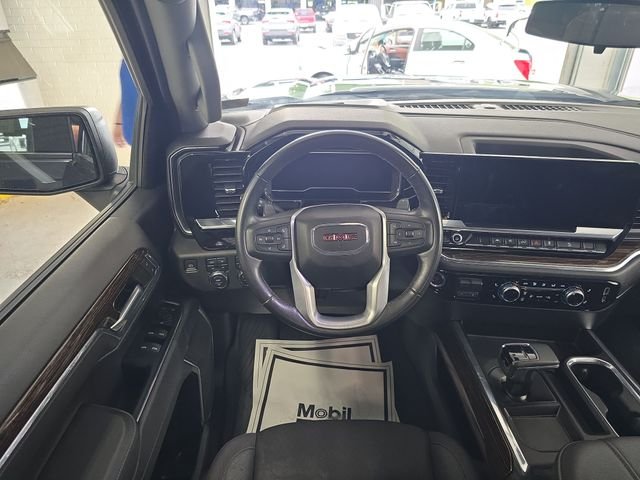 Used 2023 Silver GMC Elevation image 12