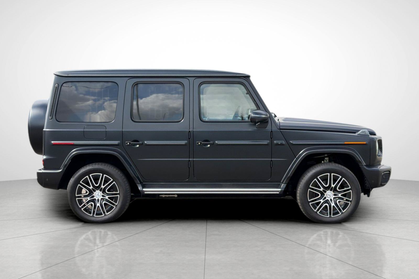 Certified Used 2025 Black Mercedes-Benz G 580 image 35