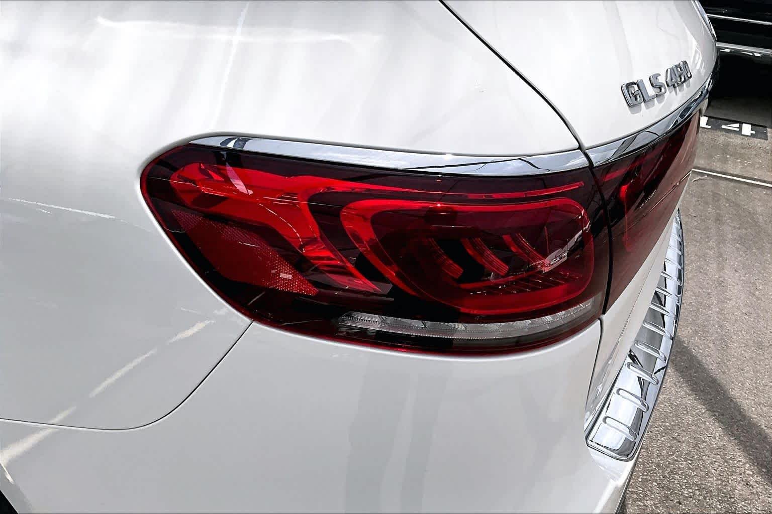 Used 2022 Polar White Mercedes-Benz GLS 450 image 29