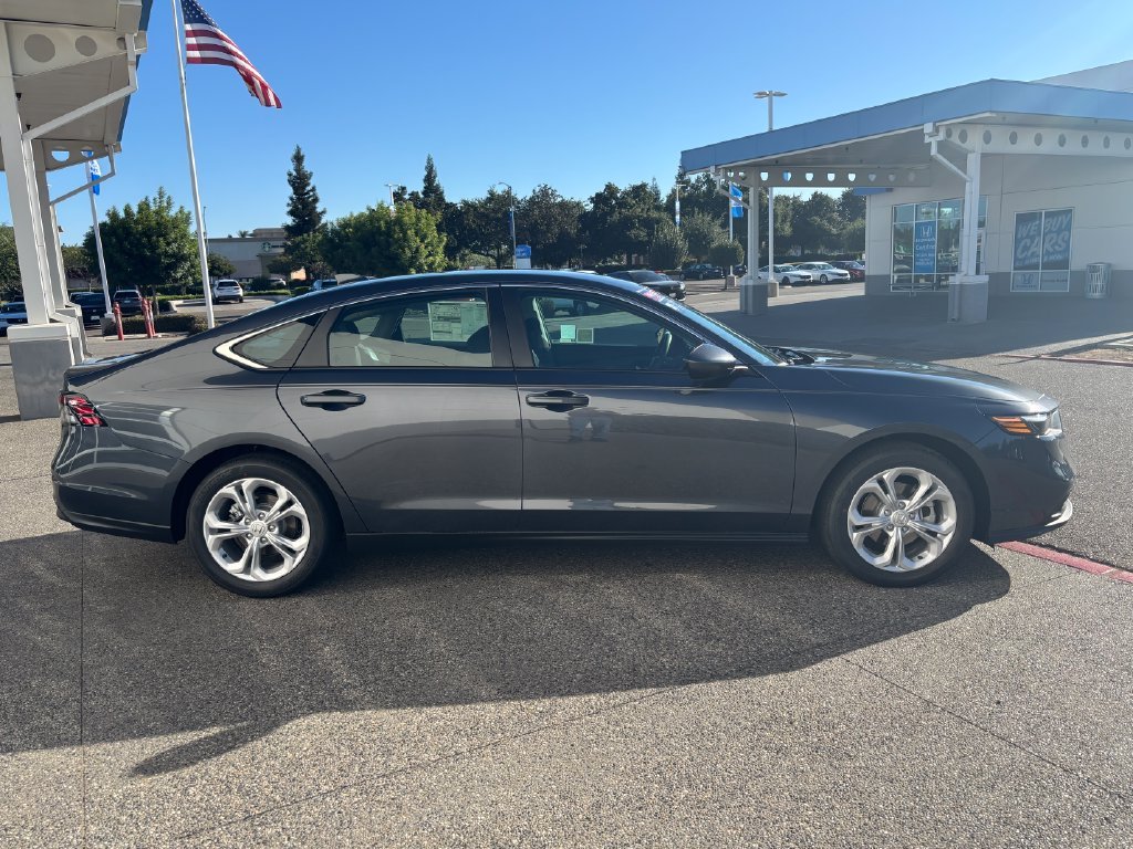 New 2026 Meteorite Gray Metallic Honda LX image 4