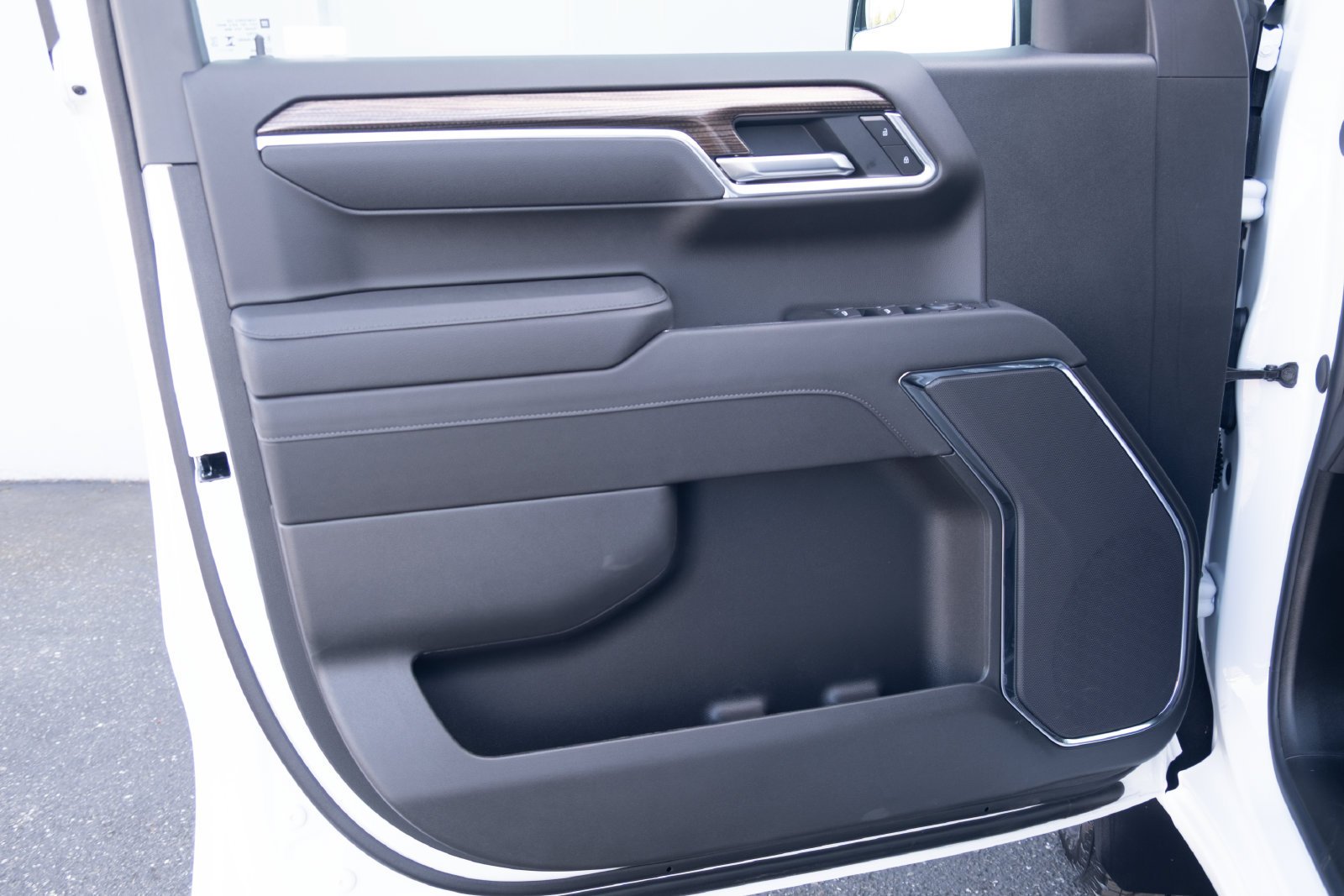 New 2026 Summit White Chevrolet LT Trail Boss image 13