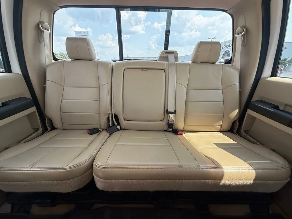 Used 2010  Ford  image 27