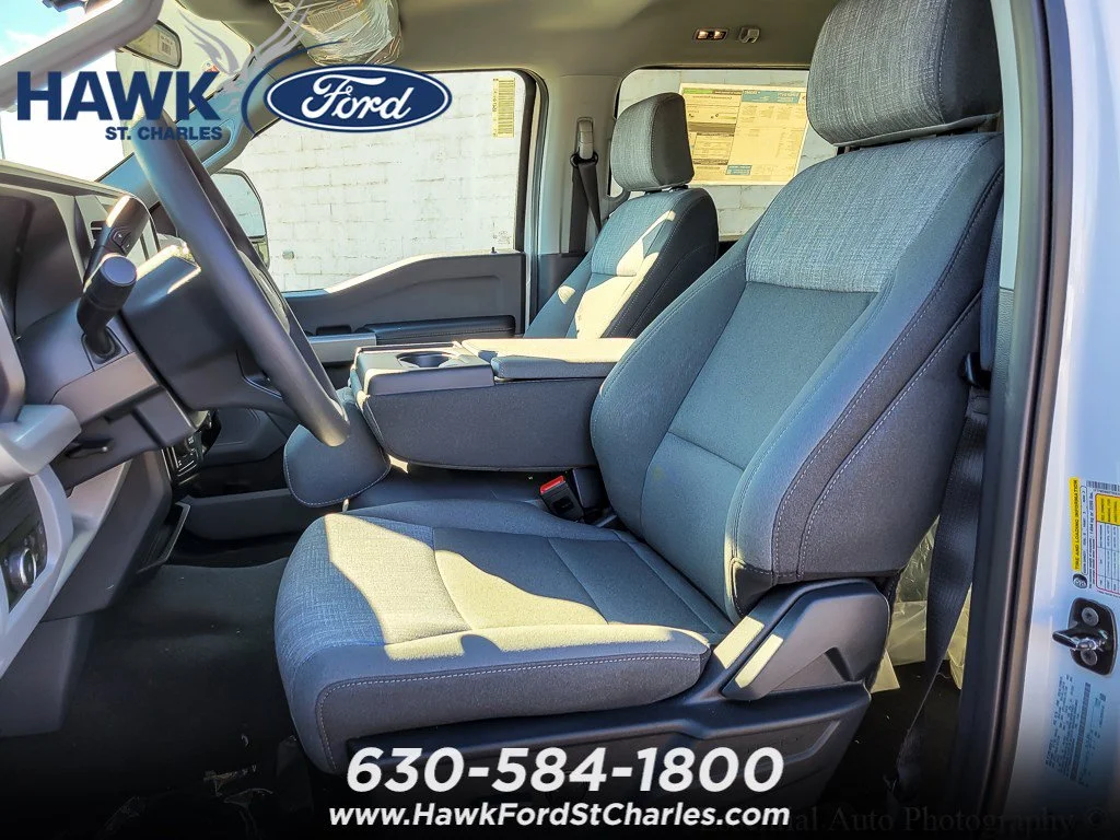 New 2026 Oxford White Ford F-250® XLT image 7