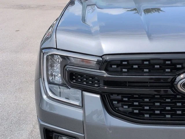 New 2026 Carbonized Gray Metallic Ford XLT image 10