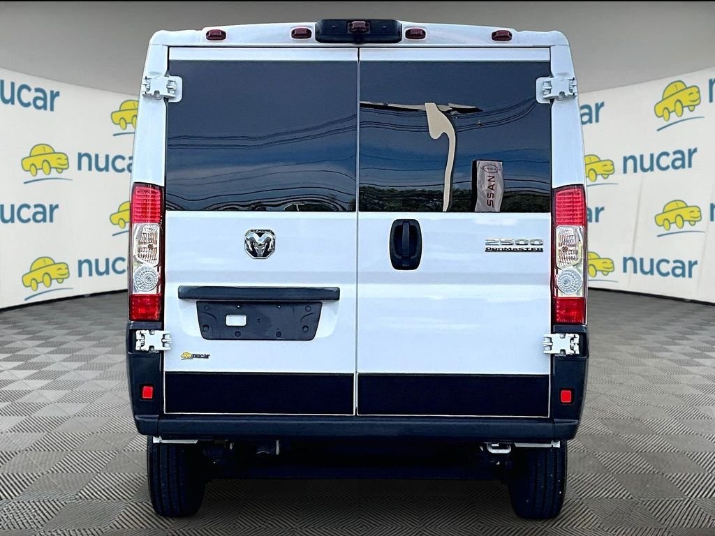 Used 2025 White Ram Base image 5