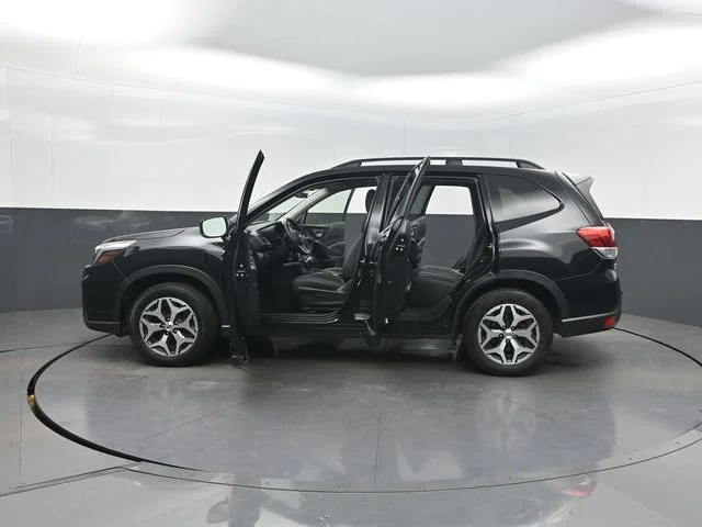Used 2020 Black Subaru Premium image 41