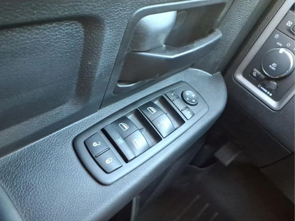 Used 2014 Blue Ram Express image 24