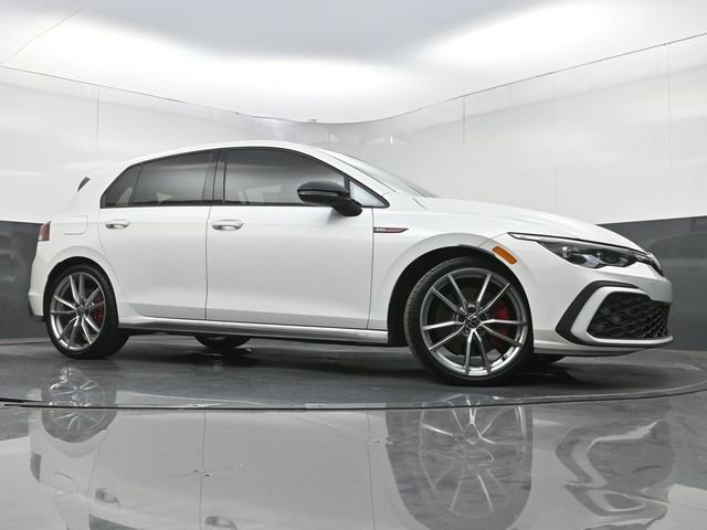 Used 2024 White Volkswagen S image 33