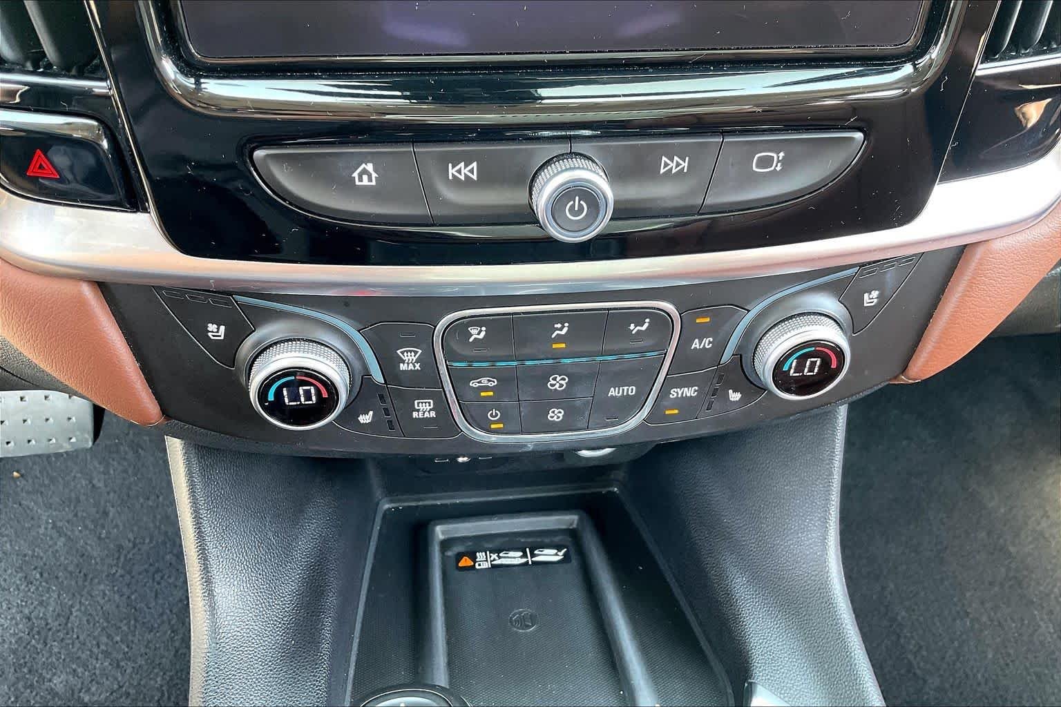 Used 2018 Mosaic Black Metallic Chevrolet High Country image 33