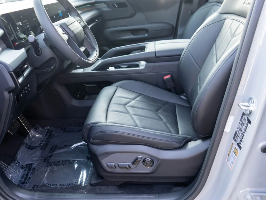New 2027 Wolf Gray Kia X-LINE SX image 12