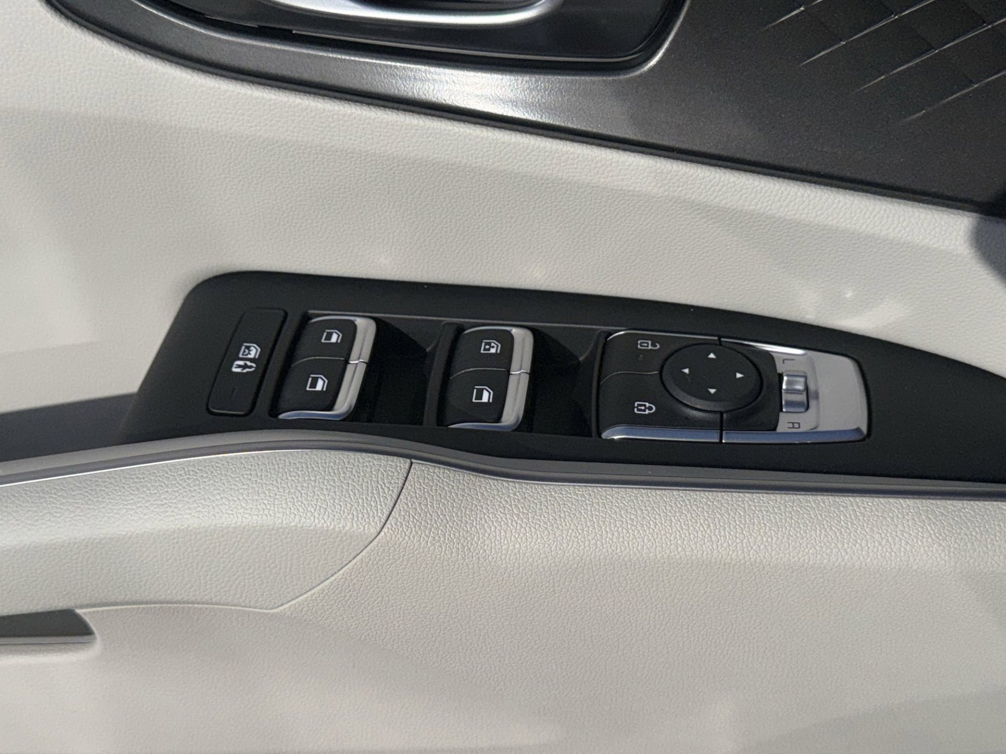 New 2026 Wolf Gray Kia S image 16