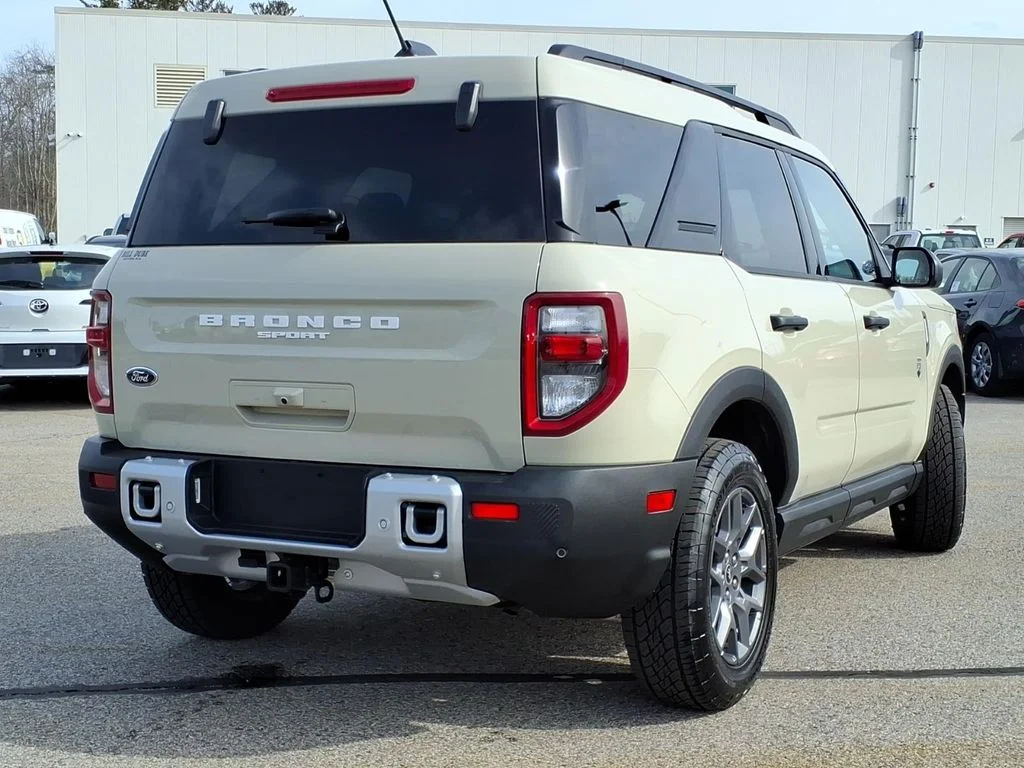 Used 2025 Beige Ford Big Bend image 3