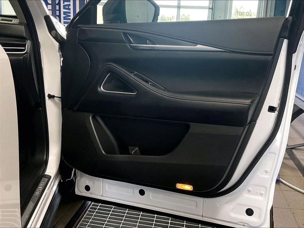 Used 2026 White INFINITI LUXE image 12