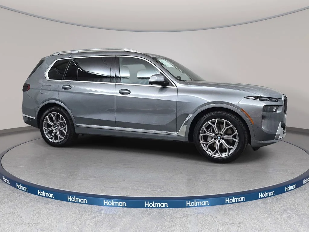 Used 2024 Skyscraper Gray Metallic BMW xDrive40i image 3