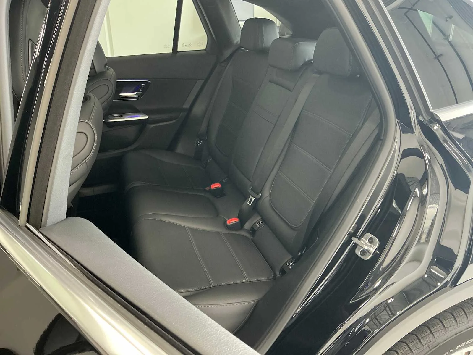Certified Used 2026 Obsidian Black Metallic Mercedes-Benz GLC 300 image 26