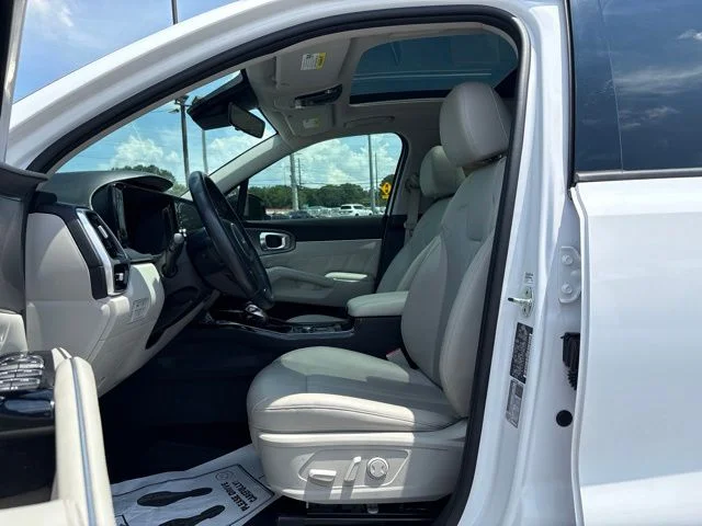Used 2022 White Kia SX image 12