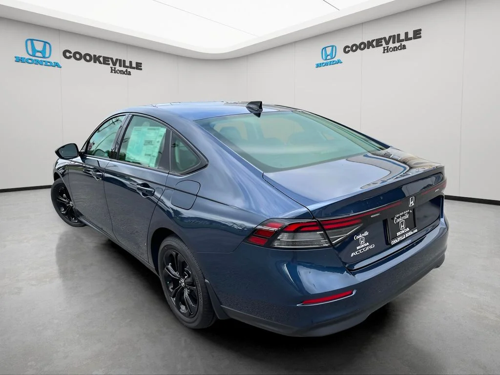 Used 2025 Blue Honda SE image 7