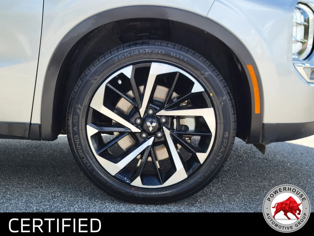 Used 2024  Mitsubishi SE image 11