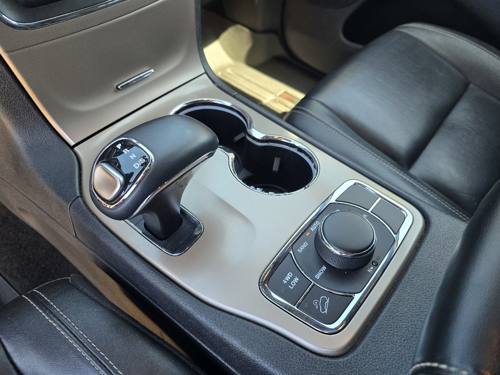 Used 2015 Granite Crystal Metallic Clearcoat Jeep Limited image 20