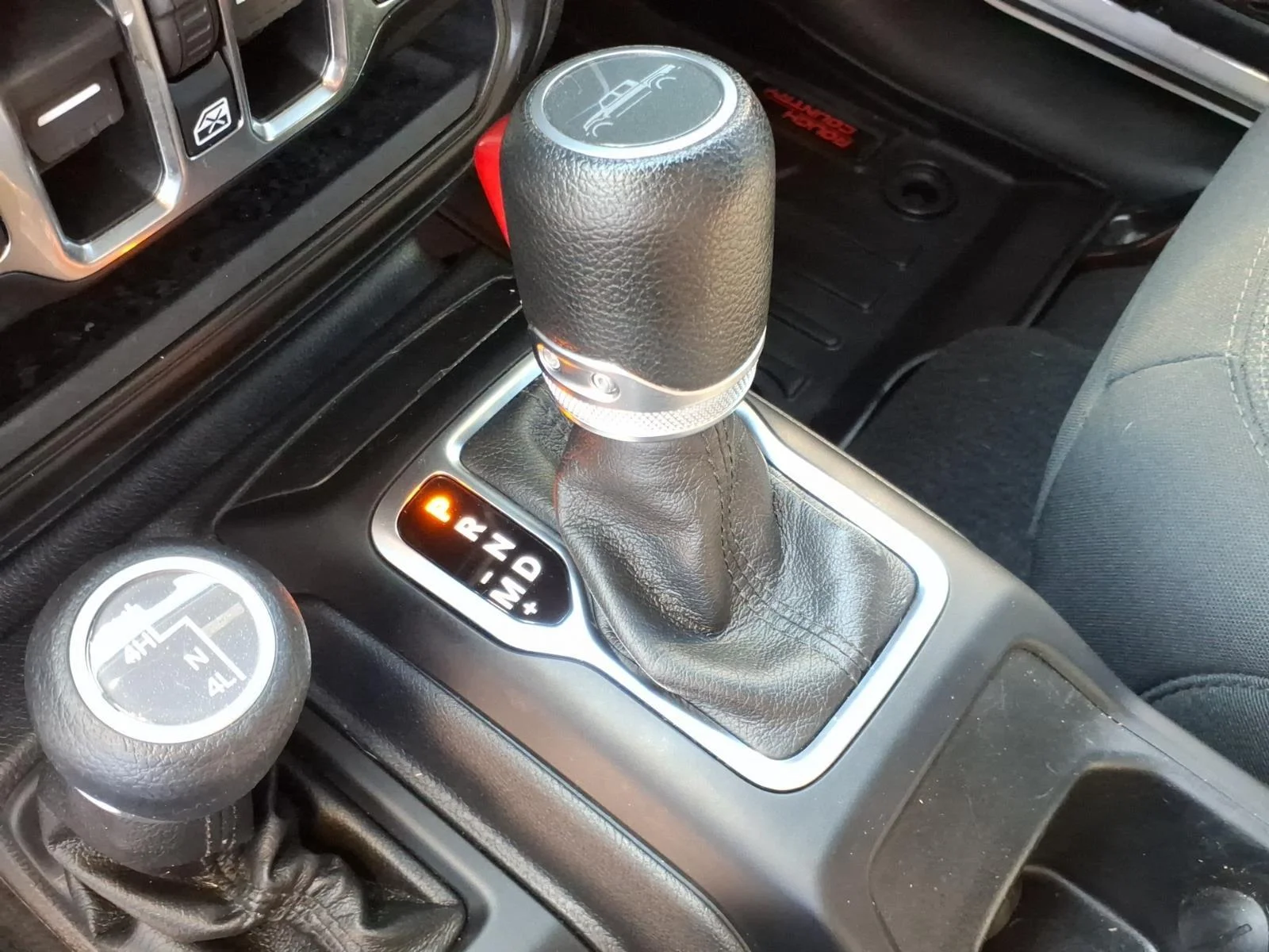Used 2022 Bright White Clearcoat Jeep Sport S image 9