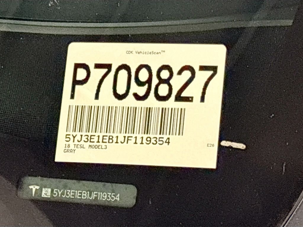 Used 2018  Tesla Performance image 26