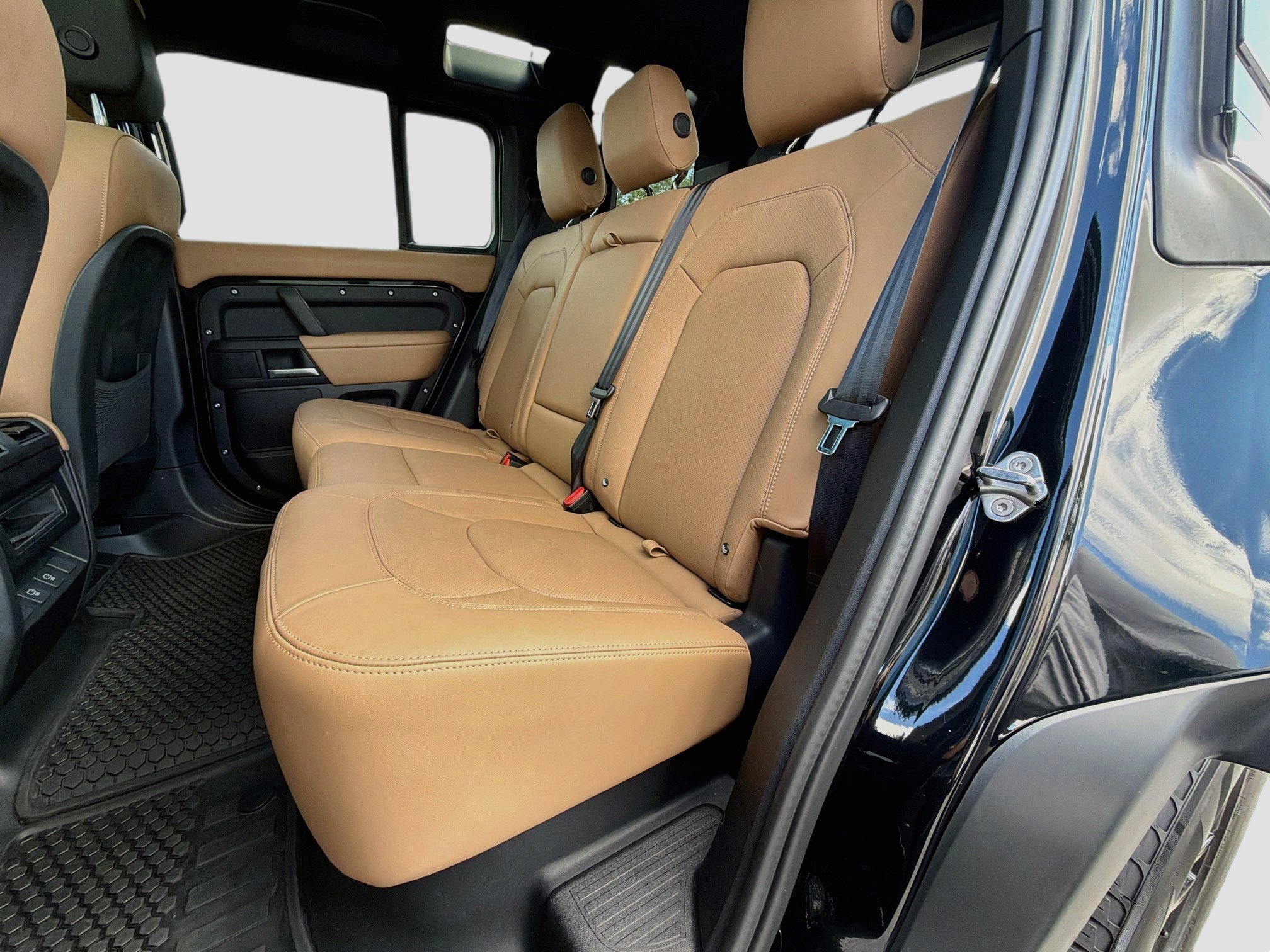 Certified Used 2025 Santorini Black Metallic Land Rover S image 21