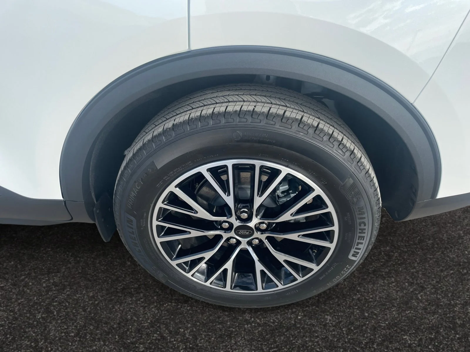 New 2025 Star White Metallic Tri-Coat Ford PHEV image 9