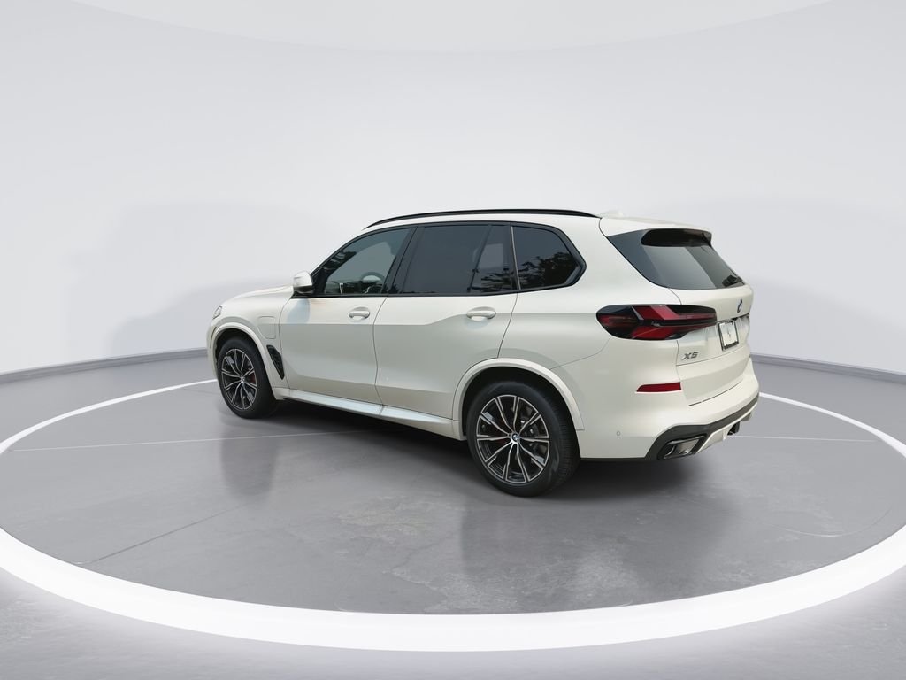 New 2026 White Metallic BMW xDrive50e image 6
