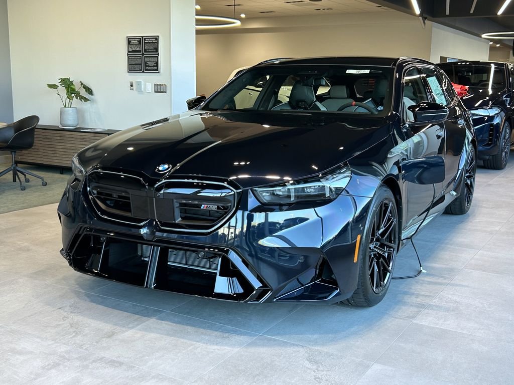New 2027 Carbon Black Metallic BMW Base image 2