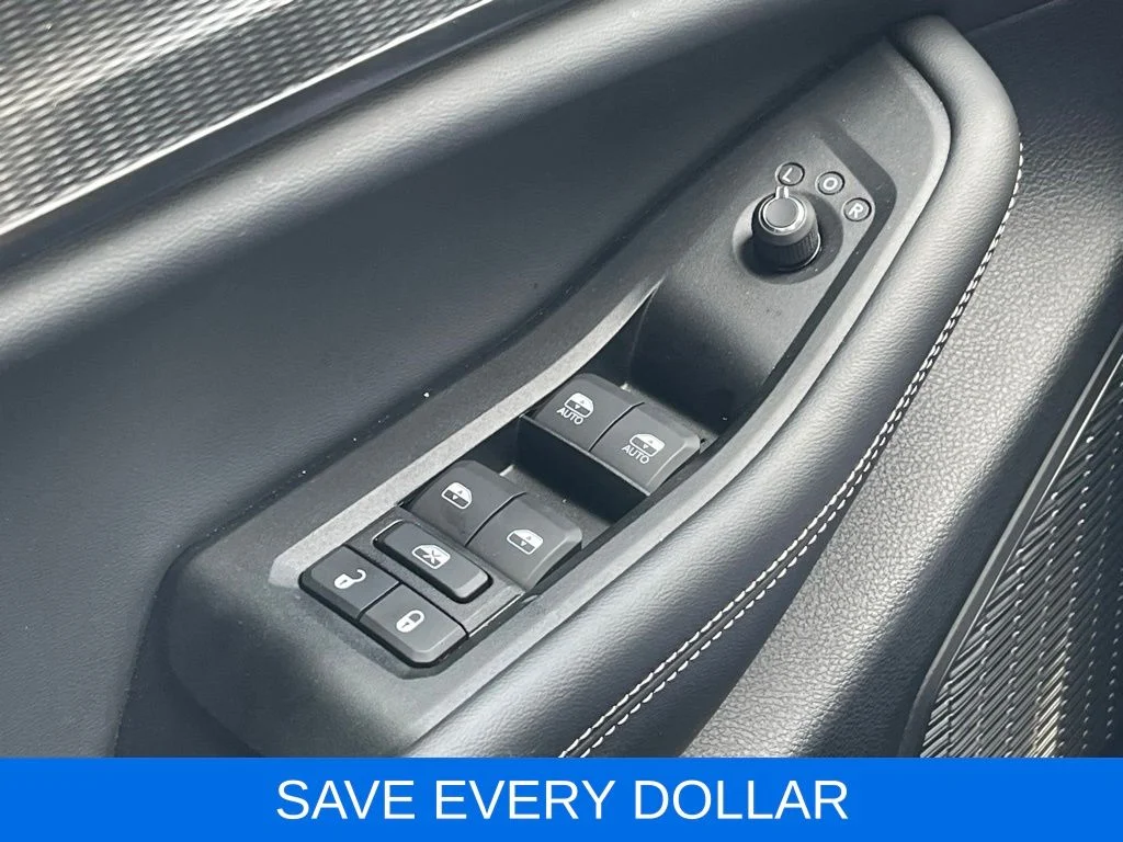 Used 2025 White Jeep Laredo image 16