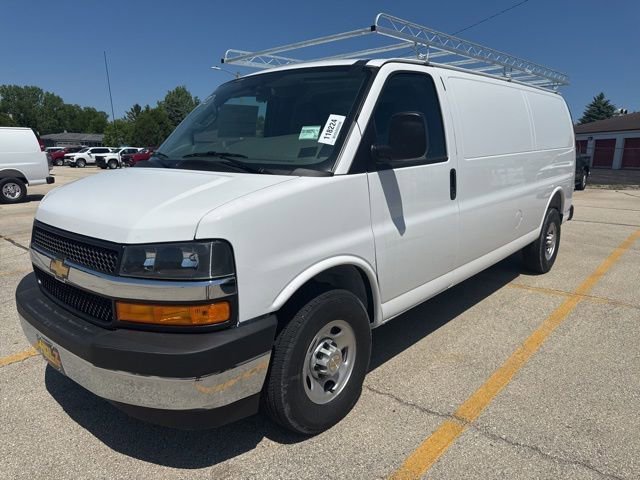 2026 Chevrolet Express 3500 Extended Work Van's photo