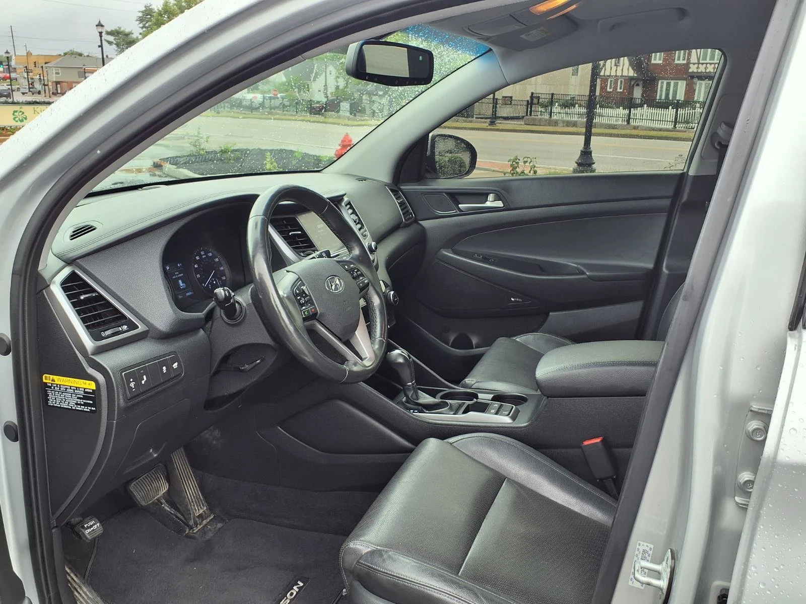 Used 2018  Hyundai Limited image 21