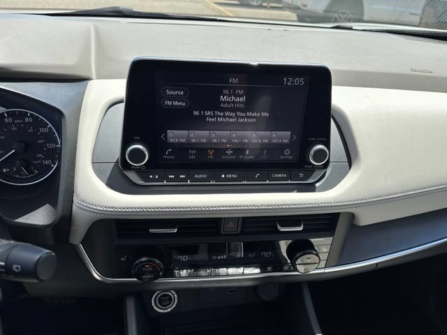 Used 2023 Pearl White Tricoat Nissan SV image 19