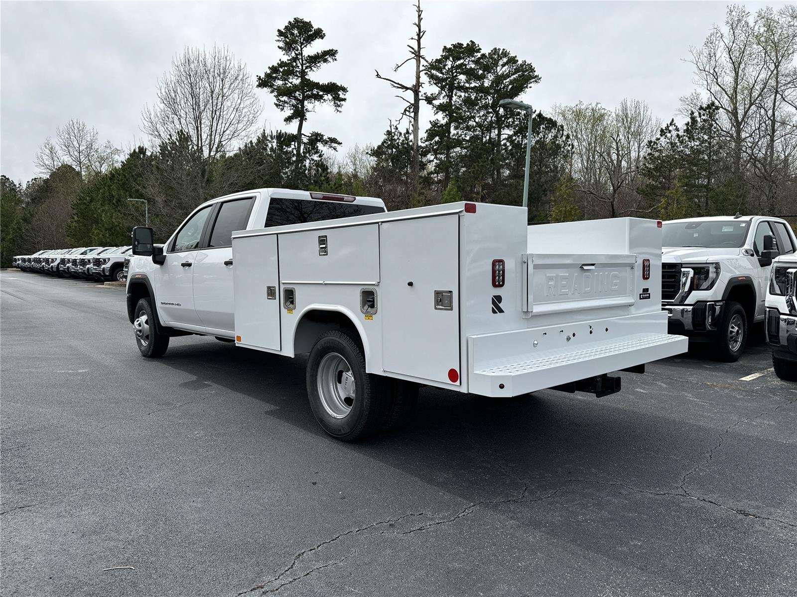 New 2025 Summit White GMC Pro image 5