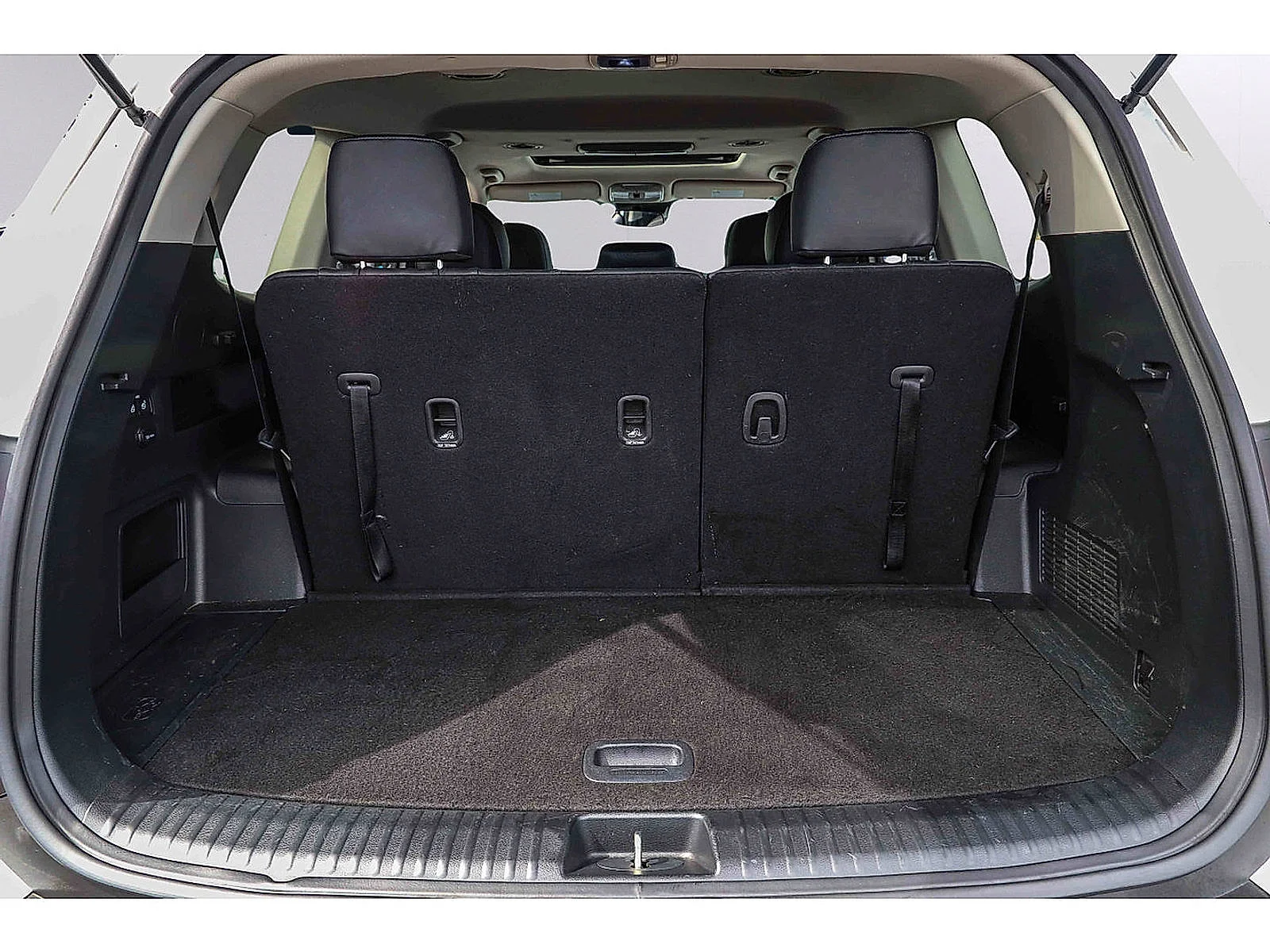 Certified Used 2020 Snow White Pearl Kia S image 24