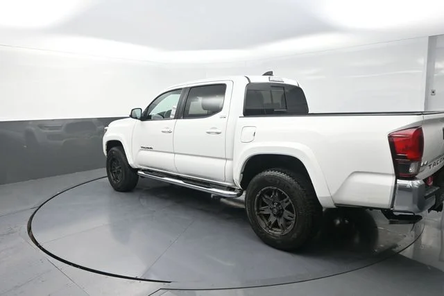 Used 2022 White Toyota SR5 image 50