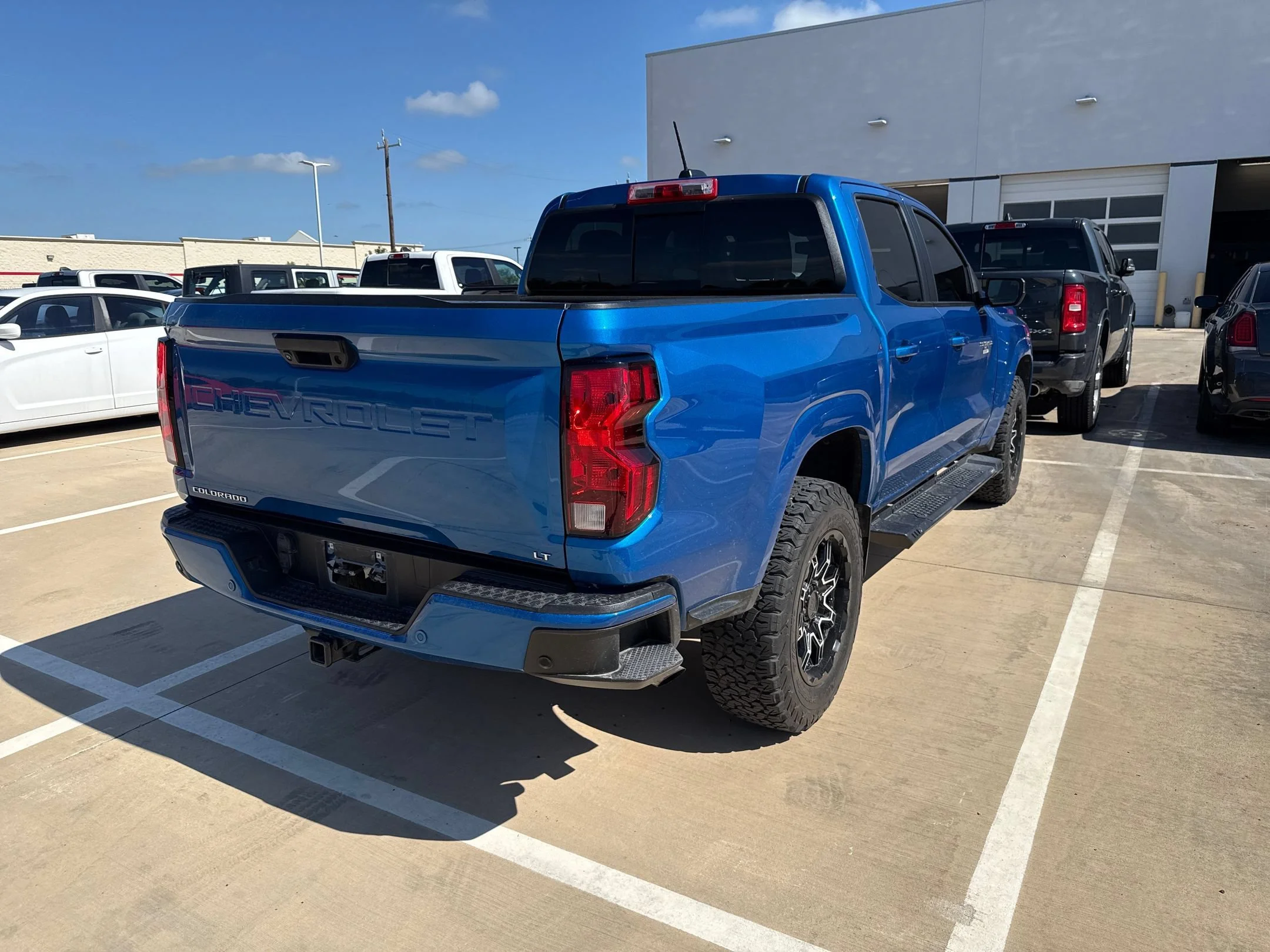 Used 2023 Blue Chevrolet LT image 7