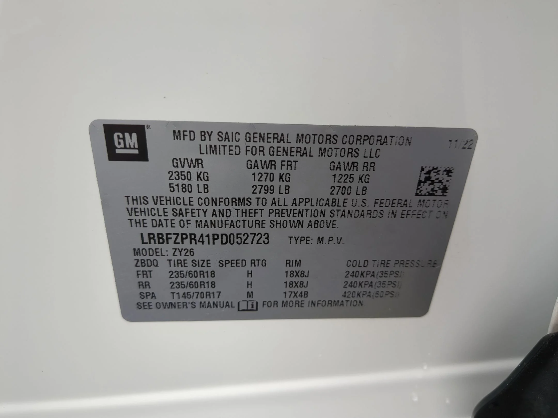 Used 2023 Summit White Buick Essence image 33
