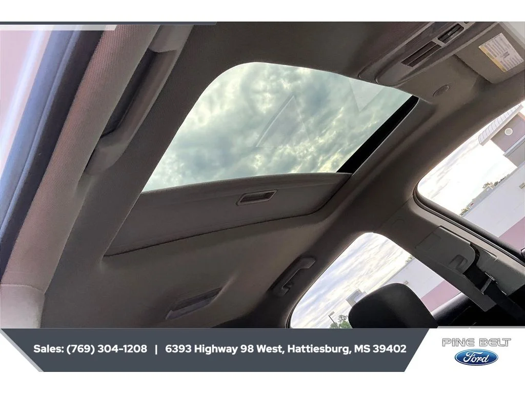 Used 2015 Summit White Chevrolet LT image 16
