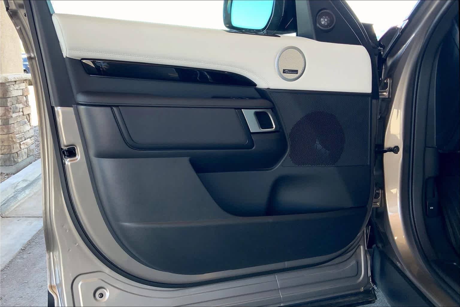 2024 Land Rover Discovery S - Photo 10