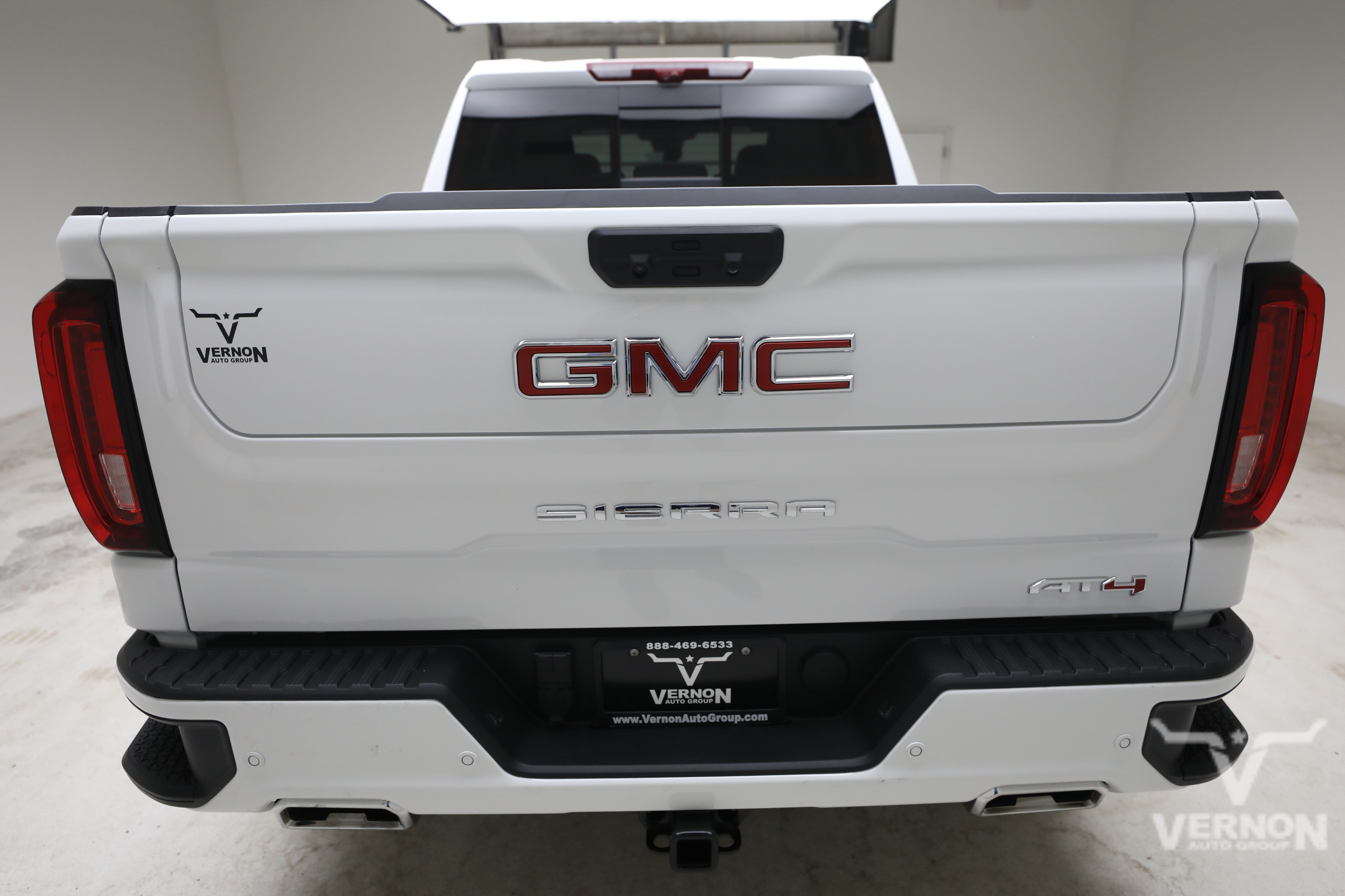 New 2026 Summit White GMC N image 4