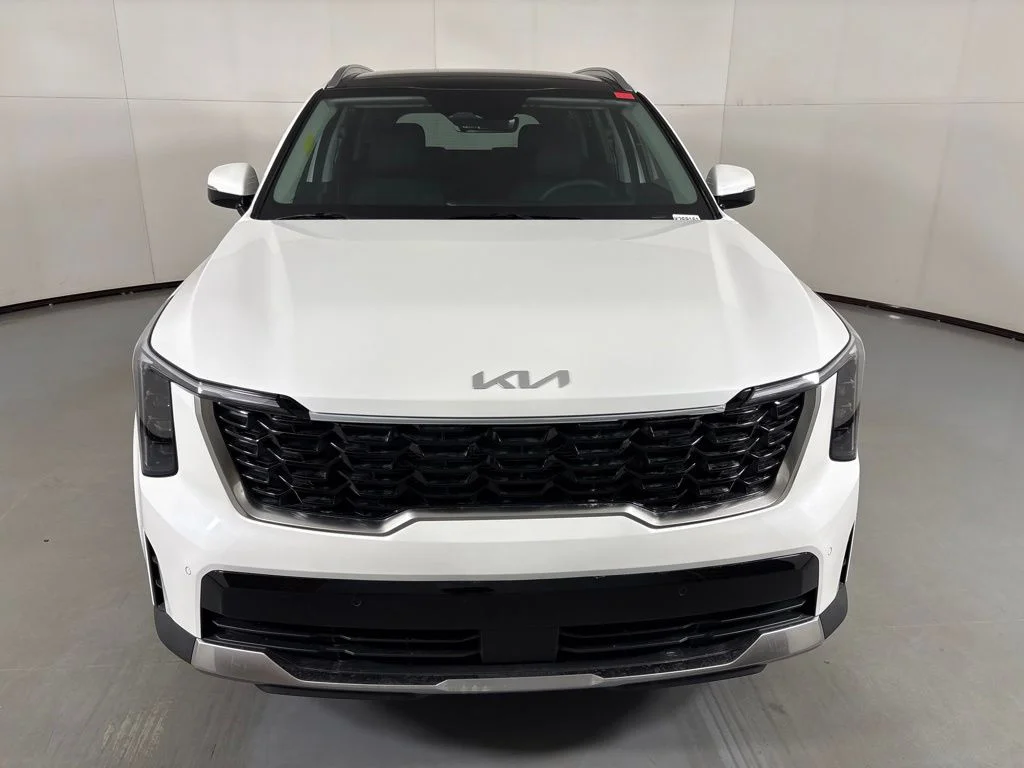 New 2026 Snow White Pearl Kia EX image 3
